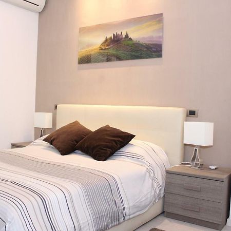 Art Apartment Ponte Vecchio Florence Exterior photo